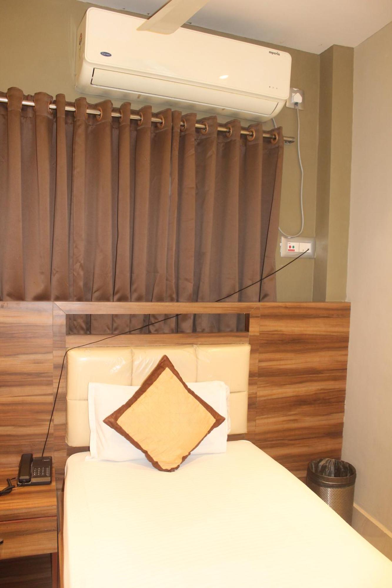 Hotel Oishi Plaza Mukutmanipur Exterior photo