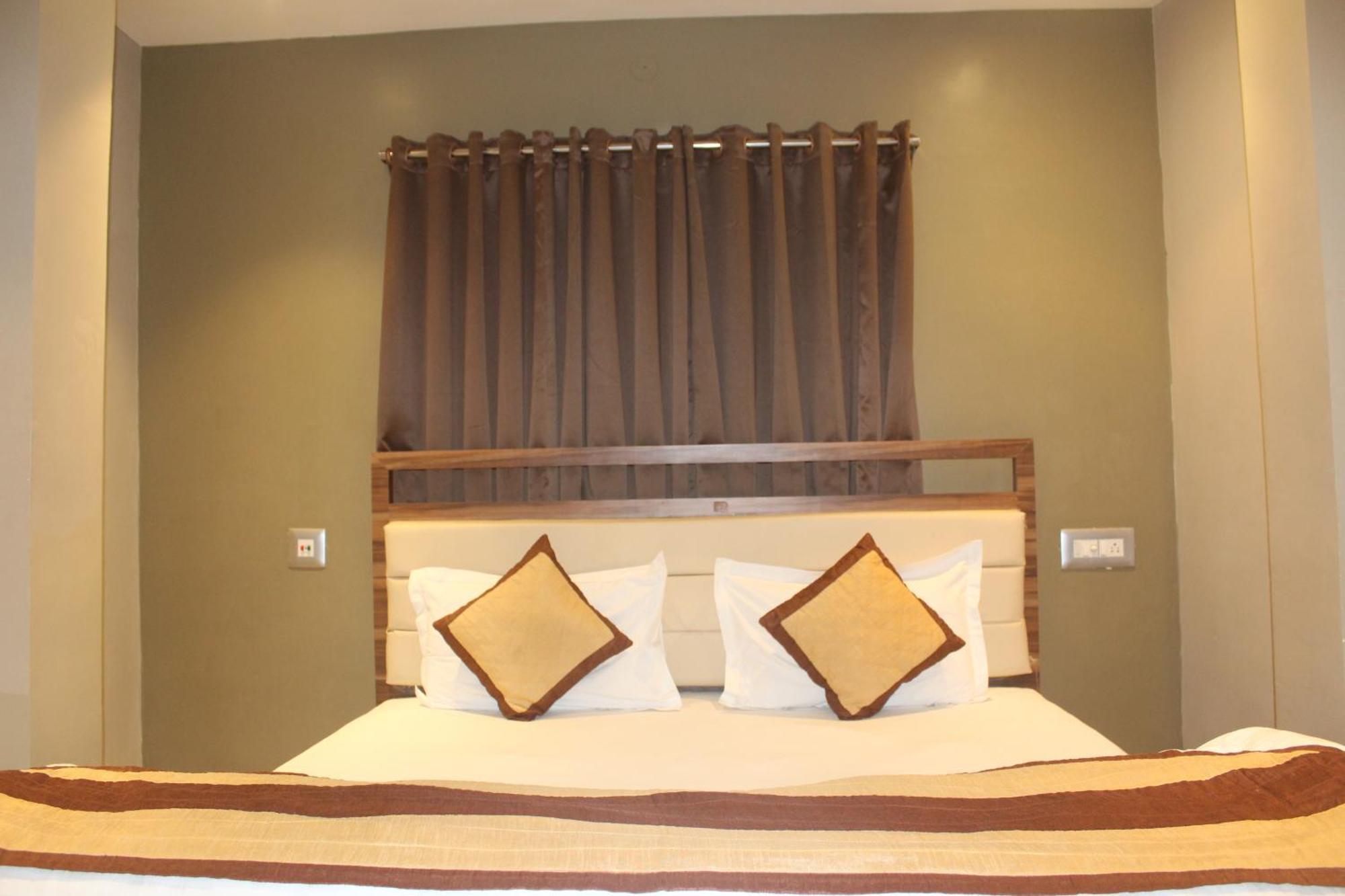 Hotel Oishi Plaza Mukutmanipur Exterior photo