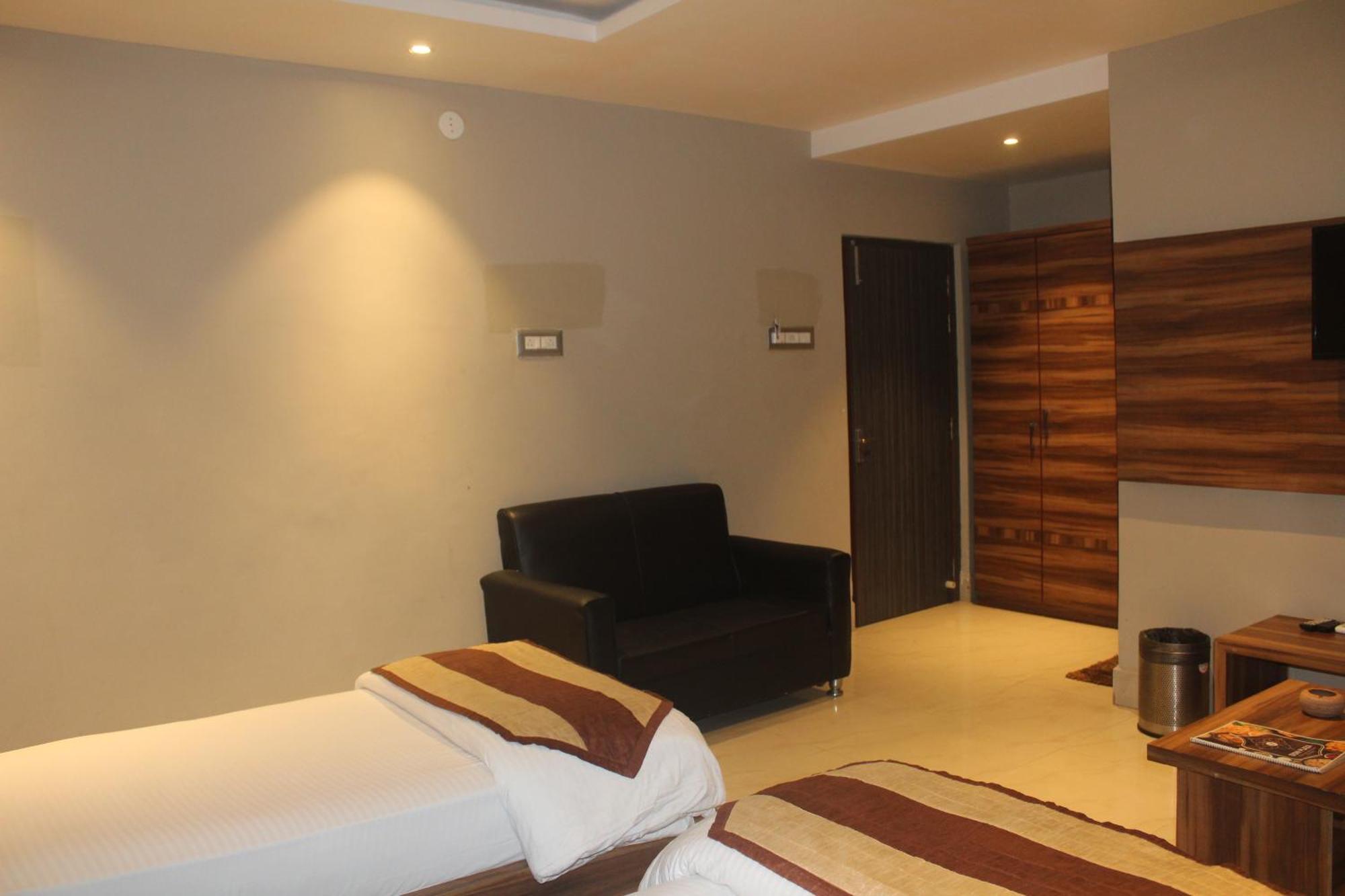 Hotel Oishi Plaza Mukutmanipur Exterior photo